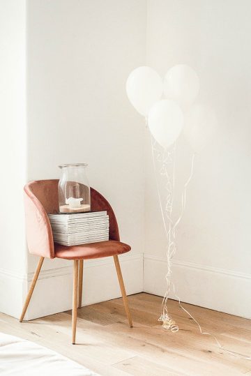 chair and baloon